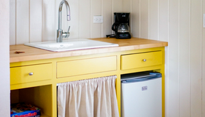 Design the Perfect Little Kitchenette with These Designer-Approved Tip